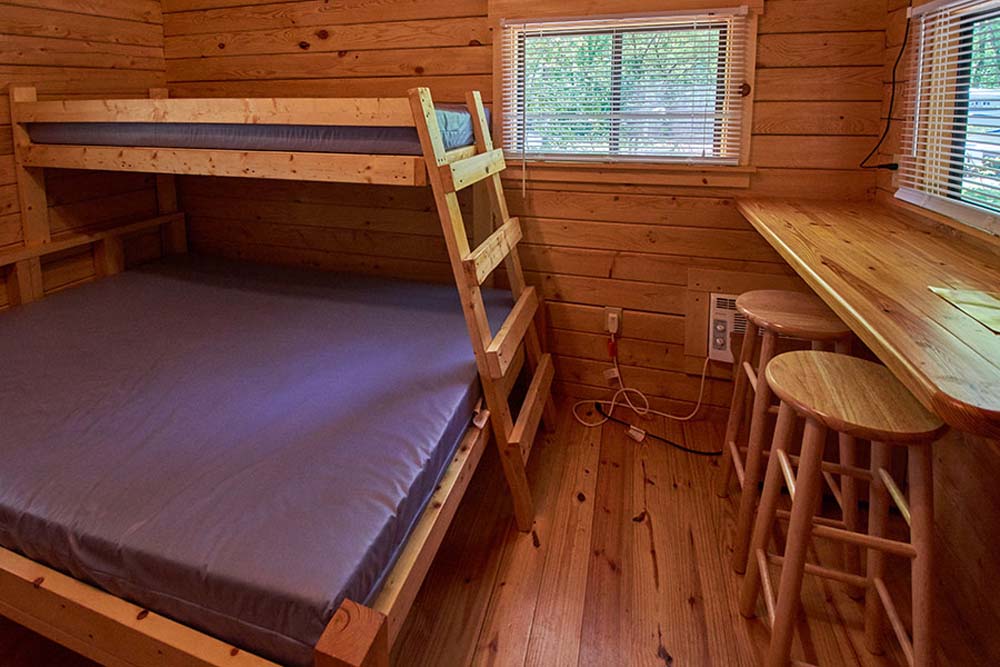 bunkbeds with counter